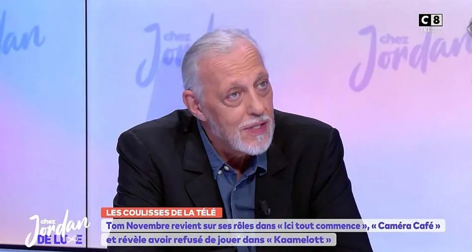 Tom Novembre est de retour dans la peau d’Hippolyte du Chesnay dans Ici tout commence sur TF1 dès le début du mois d’octobre 2024.