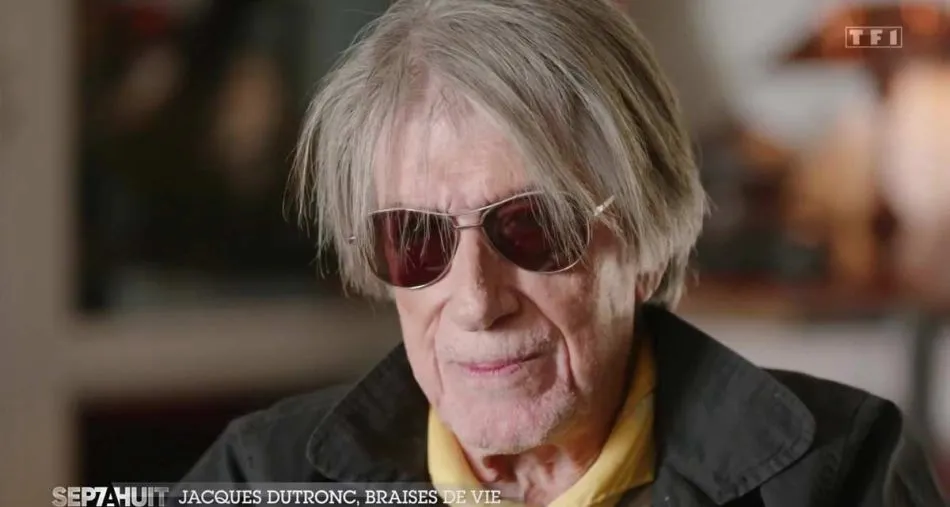 Jacques Dutronc témoigne dans le portrait d’Audrey Crespo-Mara dans Sept à huit sur TF1.