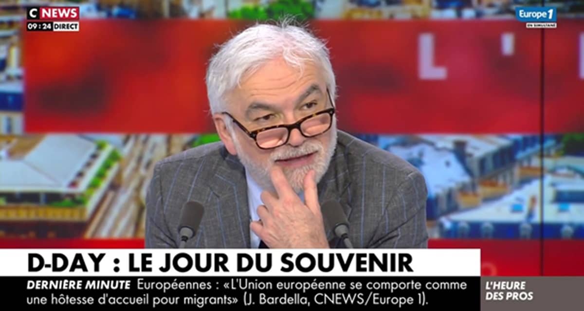 L’Heure des Pros : ça n’était jamais arrivé à Pascal Praud dans l’histoire de CNews, il l’a fait ! 