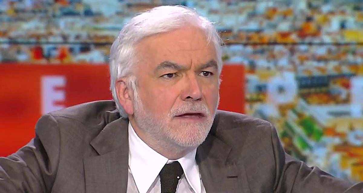 L’Heure des Pros : « Y’à que ça qui m’excite ! » Pascal Praud hystérique sur CNews