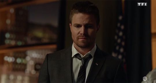 Arrow : la saison 6 déprogrammée par TF1 après la bataille Oliver / Chase ?