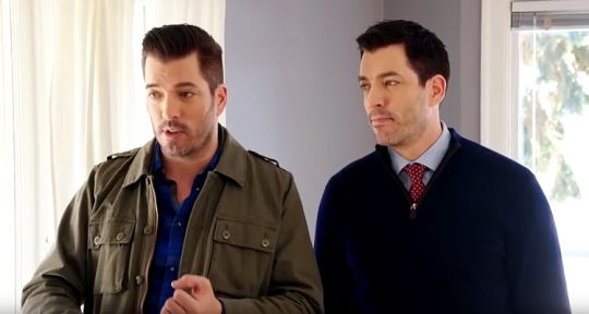 Total Renovation (TFX) : Drew et Jonathan, les frères en affaires, nagent en plein succès, et arrivent en access prime time