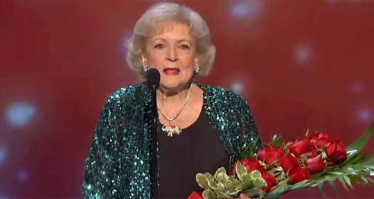 Décès de Betty White, inoubliable Rose Nylund des Craquantes et trésor national des Etats-Unis