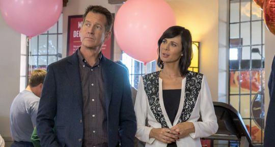 Un soupçon de magie (6ter) : Cassie (Catherine Bell) et Sam (James Denton) prêts à annoncer leur amour avant la saison 3 sur M6