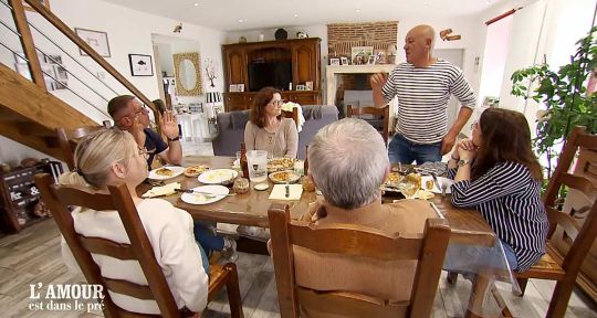 L’amour est dans le pré : Renaud quitte le tournage, la fin de sa relation avec Anne ? (spoiler)