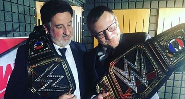 WWE / AB1 : Christophe Agius et Philippe Chéreau célébrés par Stephanie McMahon, Rey Mysterio, Renee Young... pour leurs 20 ans de carrière