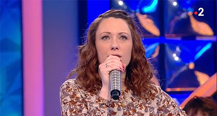 N’oubliez pas les paroles : Nagui se moque de Magali Ripoll, la maestro Claire en panique avant une élimination sur France 2 ?